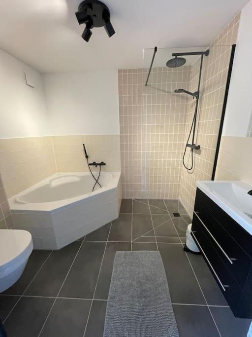 Modern Beach House For 12 Pers! With Jacuzzi Julianadorp Bagian luar foto