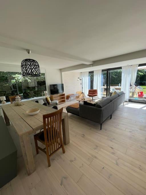 Modern Beach House For 12 Pers! With Jacuzzi Julianadorp Bagian luar foto
